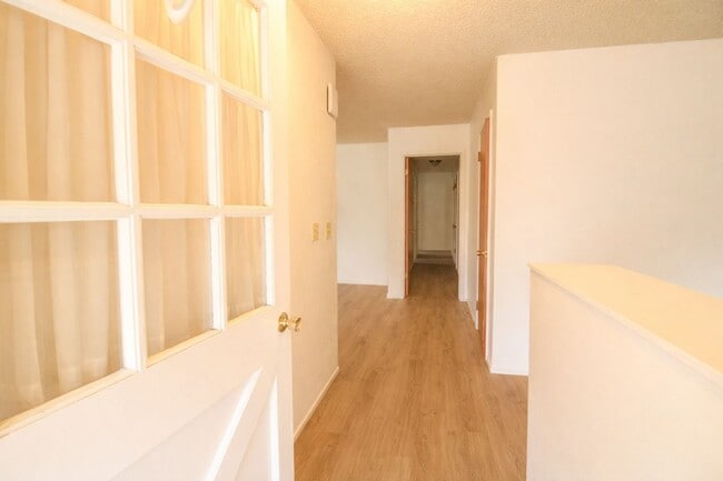 Photo - 4-Bedroom House with Fenced Backyard **Fresh Paint and New Flooring