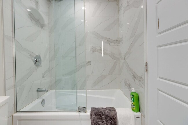 Photo - 2205 Rue St Marc Unit SI FL5-ID1385330P