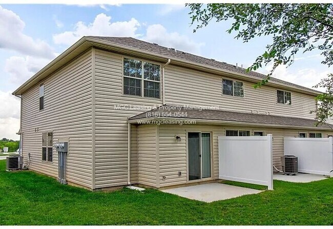 Photo - Eagle Creek Townhomes - Everything You Nee...