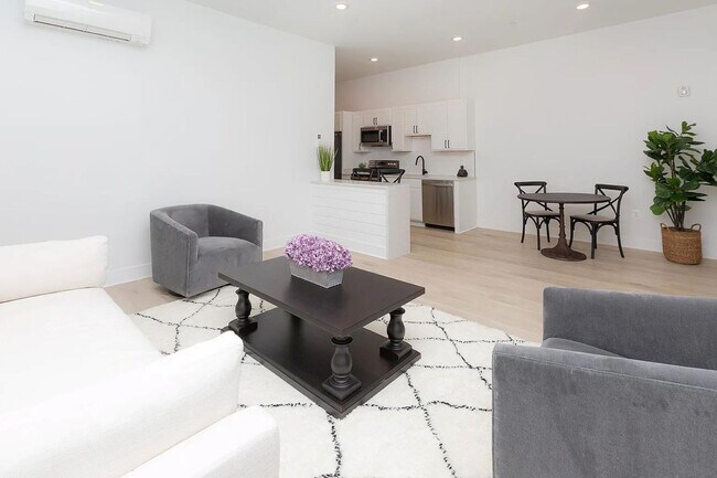 Photo - 1709 Fleet St