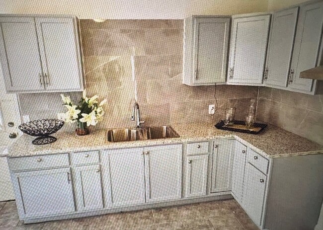 Photo - 7005 Kassarine Pass