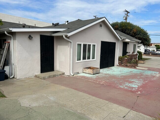 Photo - 3947 Delta Ave