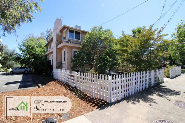 2391 Placer St Unidad C
