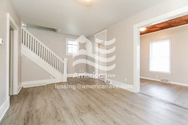 211 Center St