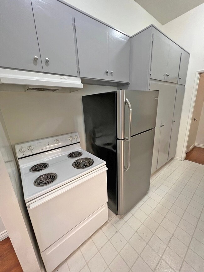 Photo - 11936 Darlington Ave Unit 102