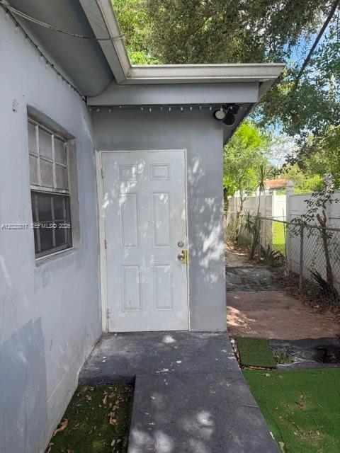 5831 NW 9th Ave Unidad B