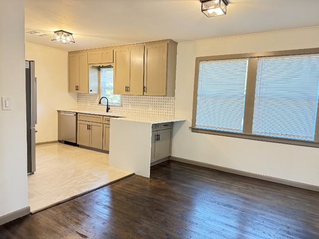 Photo - 1819 S Irvington Ave