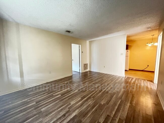 Building Photo - 5137 Weston Unit Apt C