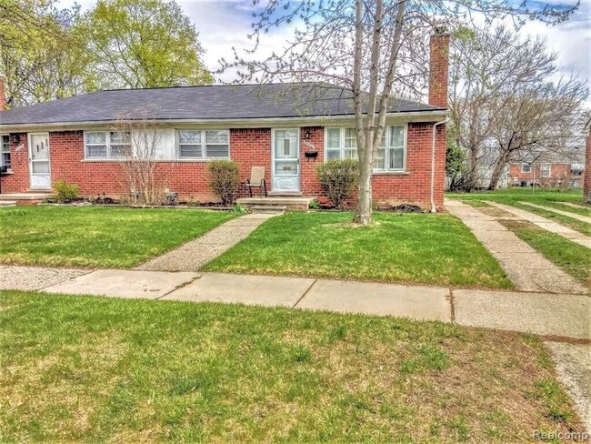 Photo - 9906 Shadyside St Townhome