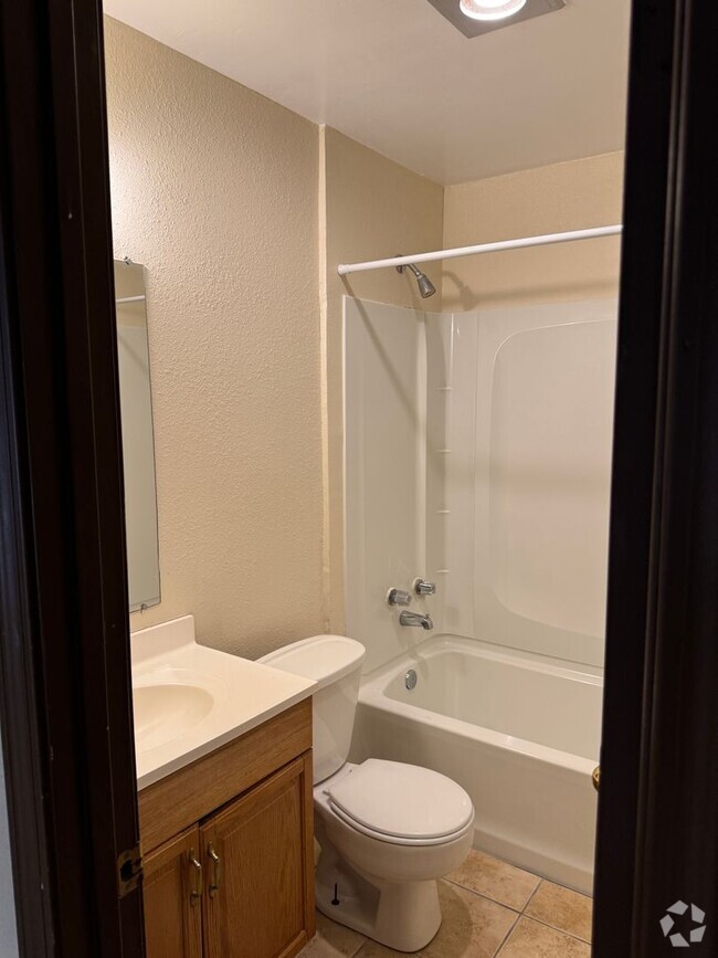 Building Photo - 2343 Elm Park Dr Rental