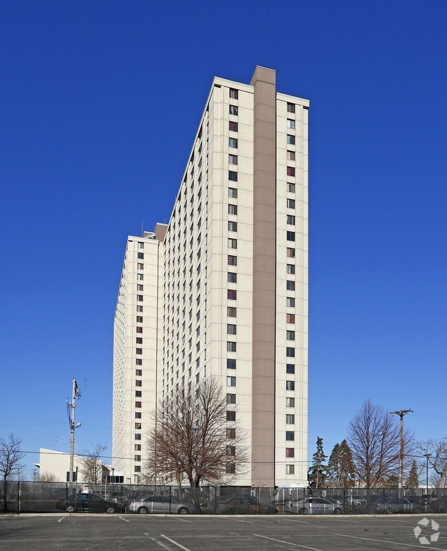 Skyline Tower - Skyline Tower Apartments