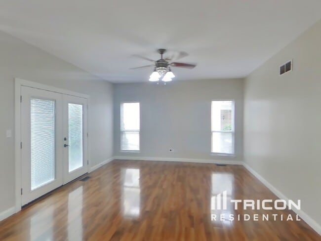 Photo - 621 Summer Stone Dr