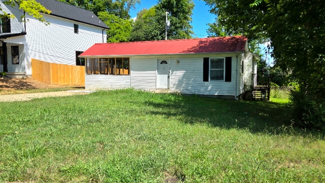 Building Photo - 1229 Greenfield Dr