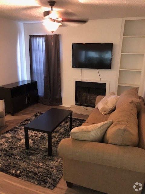 Building Photo - 18333 Roehampton Unit 225 Rental