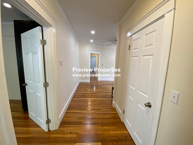 Photo - 60 Kenrick St Unidad P