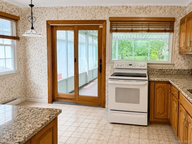 Photo - 17 Kinderhook Dr