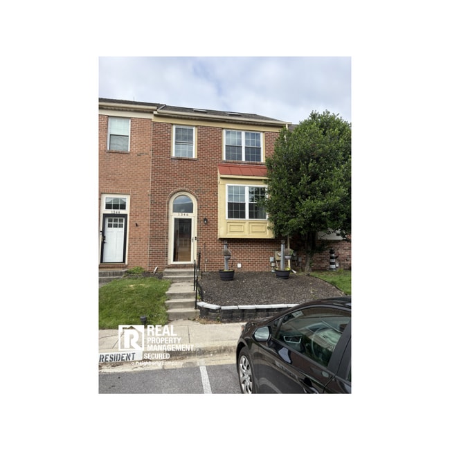 Building Photo - Waterfront Townhouse in Pasadena