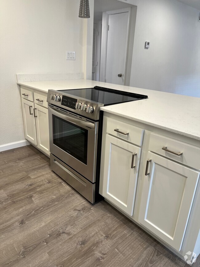 Building Photo - 1601 Pennsylvania St NE Unit U9 Rental
