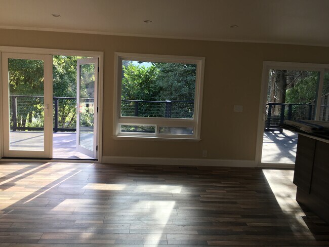 Photo - 1011 Big Bend Dr