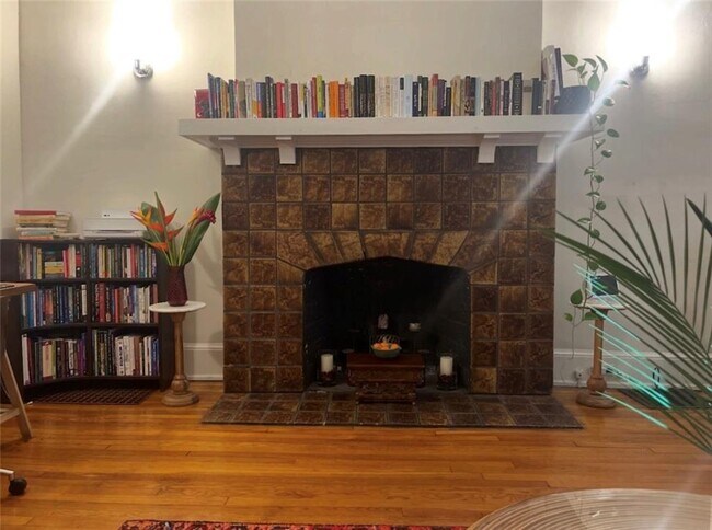 Photo - 840 Penn Ave NE