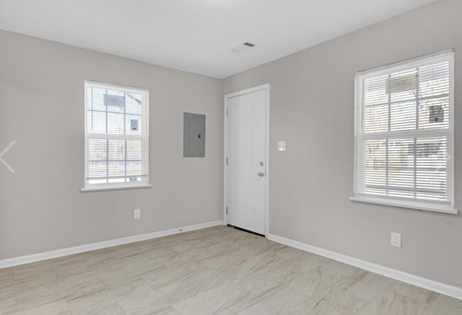 Photo - 111 W Dison Ave