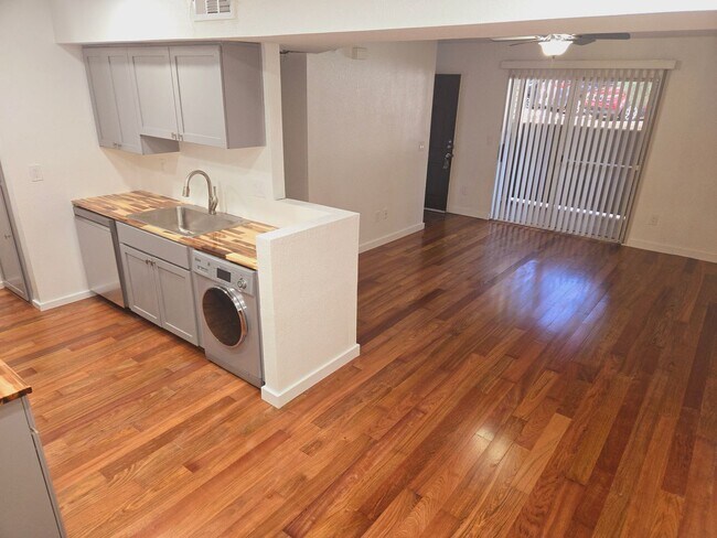 1385 W University Ave Unit 3-124