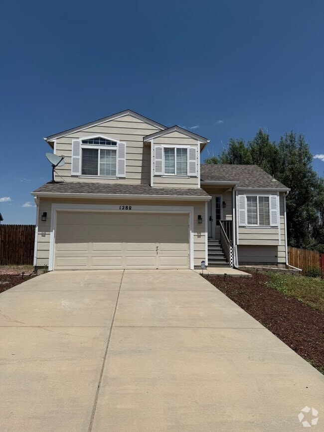 Building Photo - 3 Bedroom in desirable 80817 PET FRIENDLY Rental