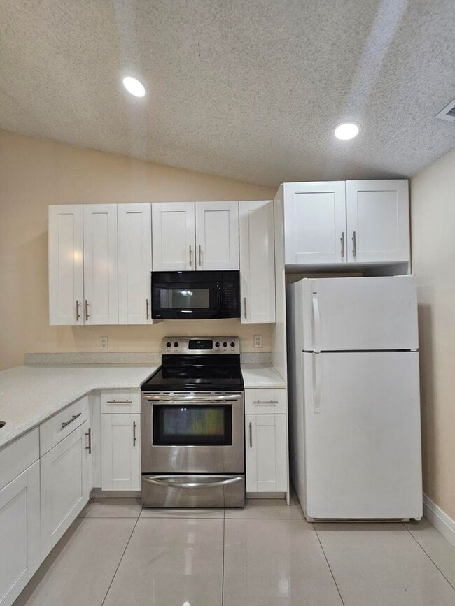 480 Hardwood Pl