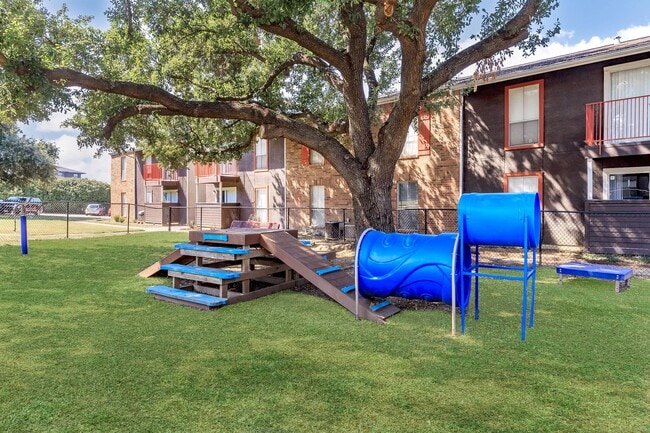 Photo - 6 Eleven Lamar Apartments