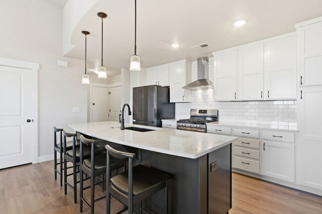 Photo - Bright and Modern Condo in Ideal Location ... Unit 307