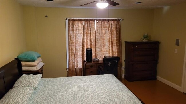 Photo - 2750 Wellington Way SE