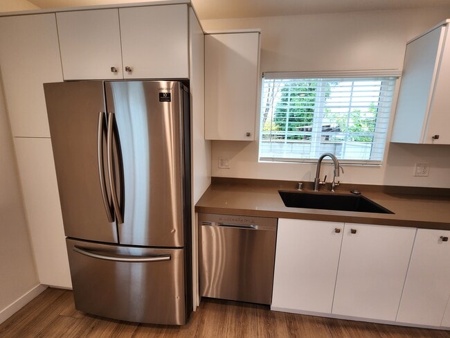 Photo - 14203 Burton St