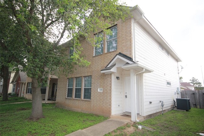 Building Photo - 6418 Mountain Pines Ln