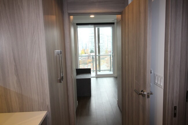 Photo - 1187-87 Nelson Street Unit 1187
