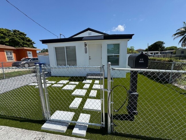 Photo - 1794 NW 74th Ter