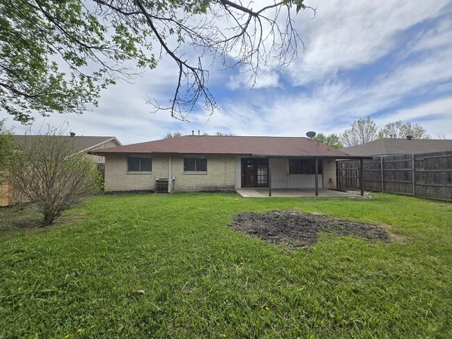 Photo - 433 Clearfield Dr