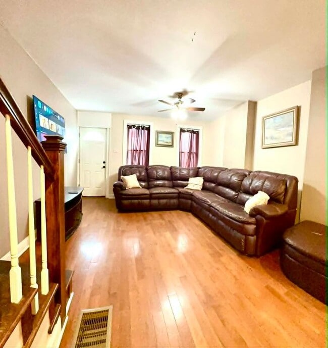 Photo - 1209 Peters St