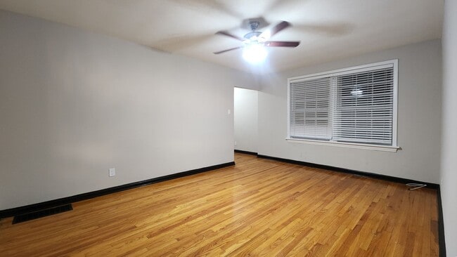 Photo - ***Dogtown***Beautiful Two Bedroom Available Soon!***In Unit Washer and Dryer Unit 1014 - 2NW