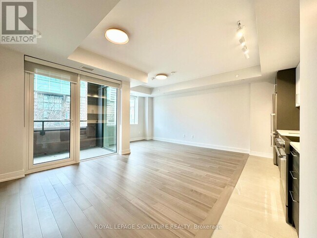 Photo - 664 Spadina Ave. Unit 213