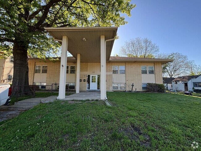 Building Photo - 529 Brown Cir Dr Unit APT B