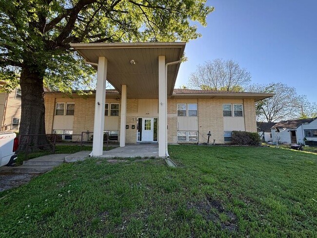 Photo - 529 Brown Cir Dr Unidad APT B