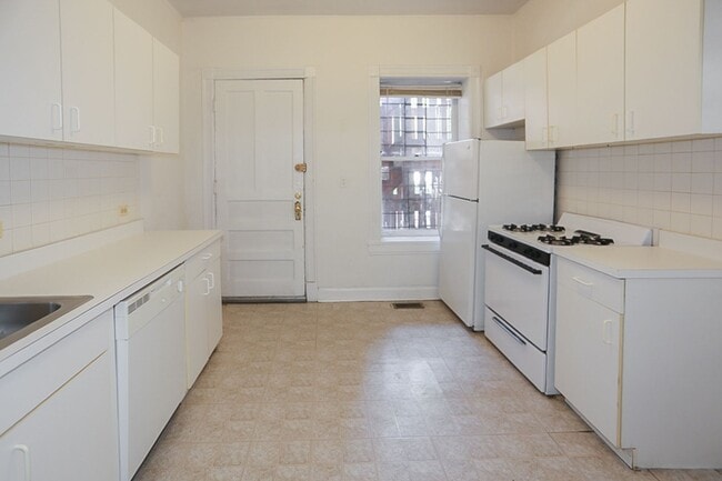 Photo - 852 W Lill Ave Unit 2