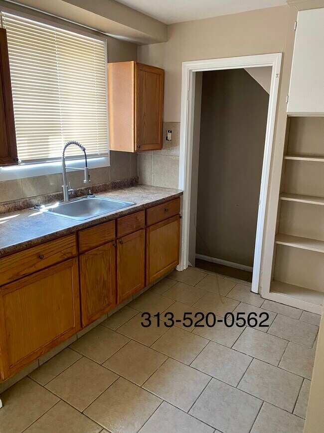 Photo - 20567 Waltham St