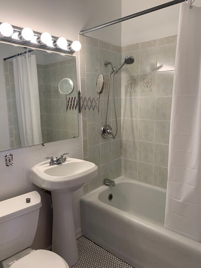 bathroom - 2500 S Sawyer Ave Unit 2F