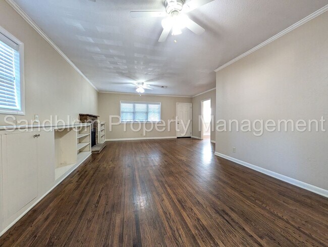 Photo - For Lease | Kendall-Whittier | 3 bed, 2 ba...