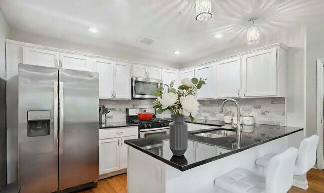 2424 Lyndale Ave S Unit SI FL4-ID1250774P