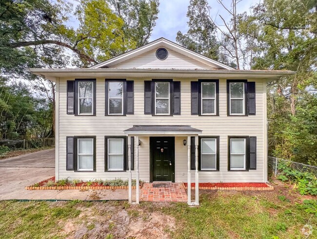 Building Photo - MIDTOWN 5/3.5 w/ 2750 sq ft, Wood Floors, ... Rental