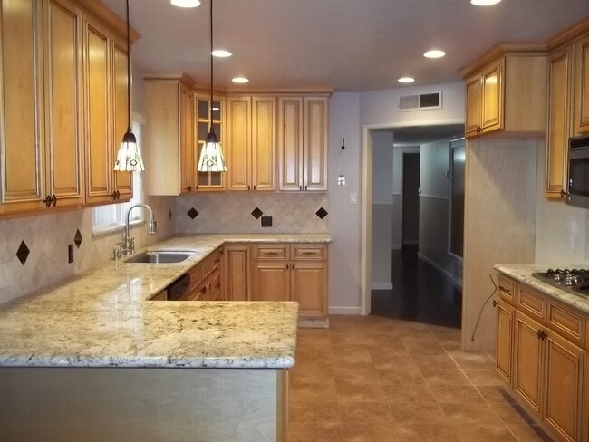 Photo - 258 W San Madele Ave