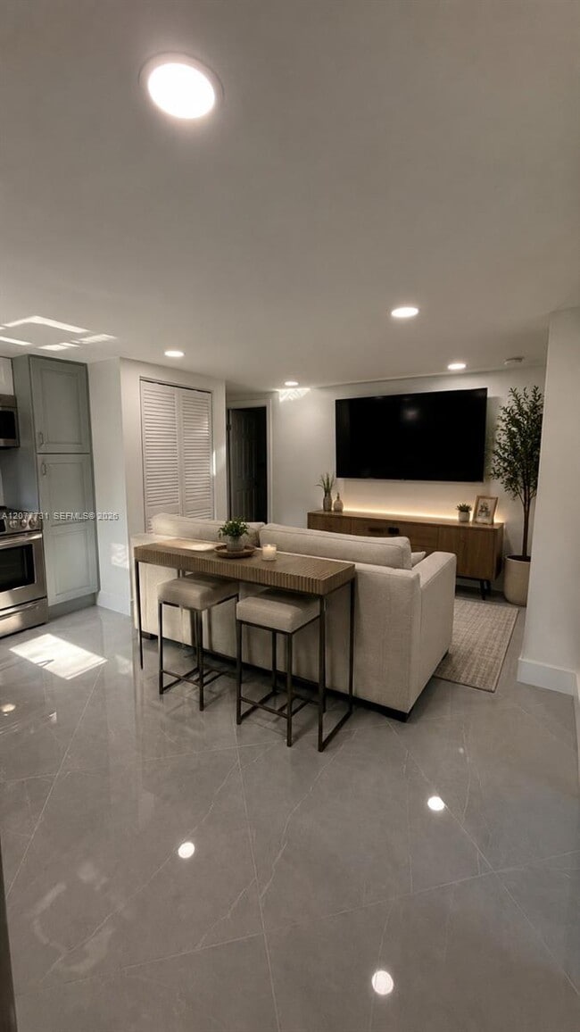 305 NE 58th Terrace
