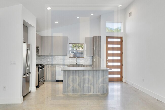 Photo - 1309 Delano St